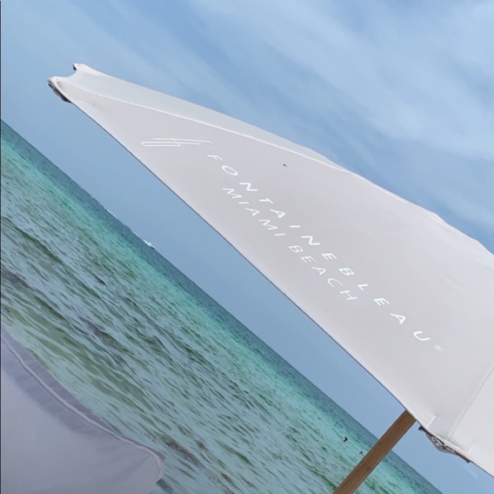 Meet your Posher, Dee